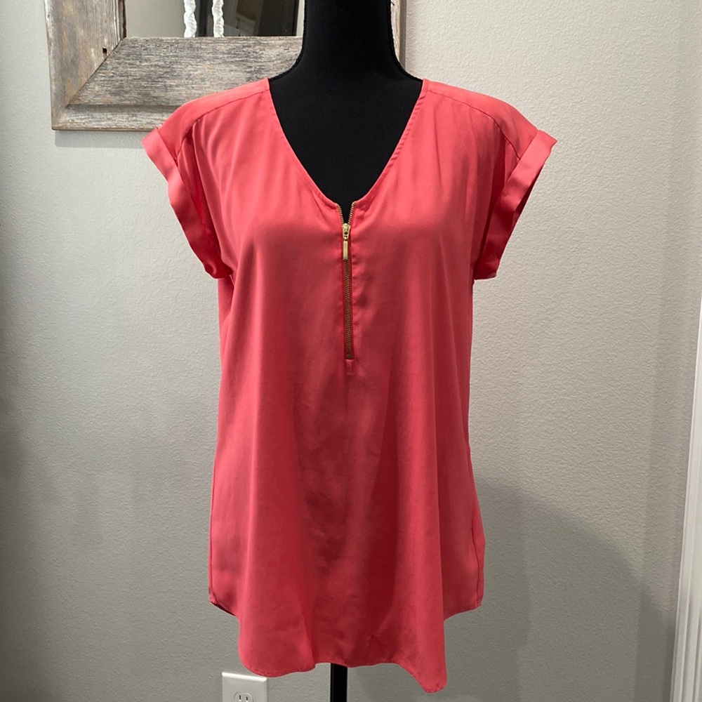 Gorgeous coral colored sleeveless top